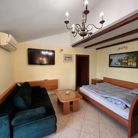 Apartma Metulj - New شقة كوبر